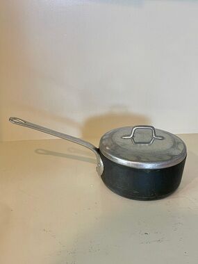 Magnalite GHC 1 Quart Aluminum Sauce Pot with Heavy Lid Made in USA 6"